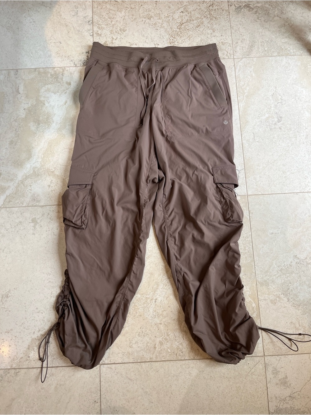 Lululemon Dance Studio Relaxed Cargo Pants in Taupetastc Sz Large